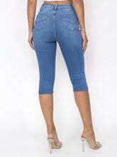 Load image into Gallery viewer, High Rise Sculpt Capri Pants
