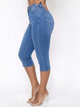 Load image into Gallery viewer, High Rise Sculpt Capri Pants
